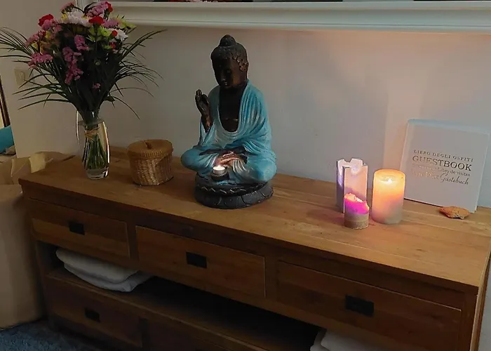 Villa-sleeps 6-free Parking-playground