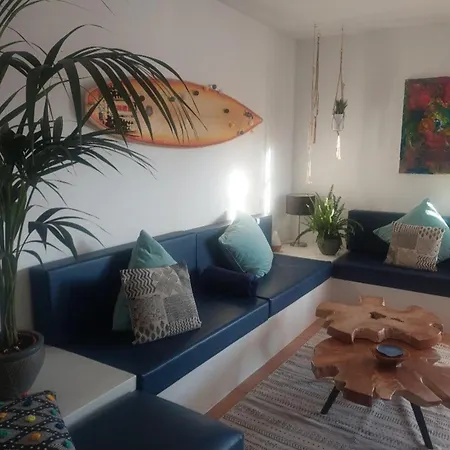 别墅 Villa-sleeps 6-free Parking-playground *