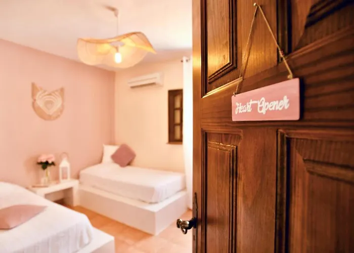 Villa-sleeps 6-free Parking-playground 빌라 *