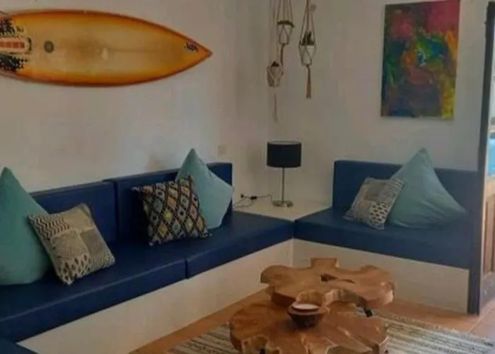 Villa-sleeps 6-free Parking-playground 라하레스