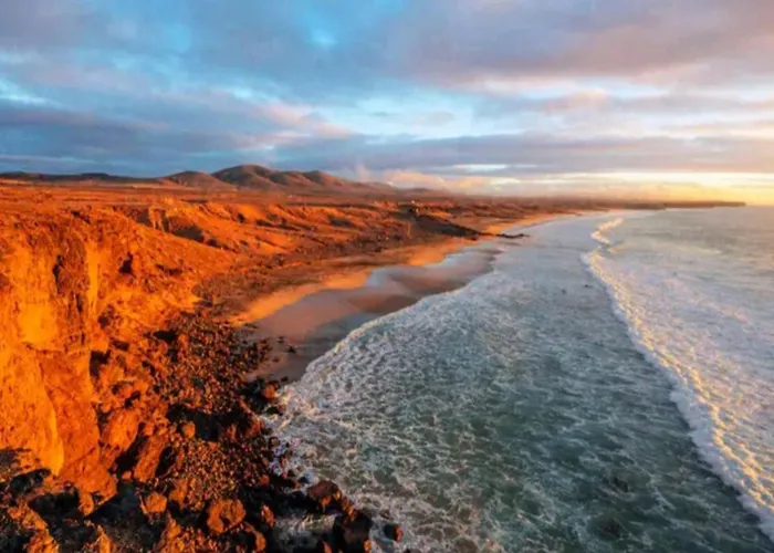 Villa-sleeps 6-free Parking-playground * 라하레스